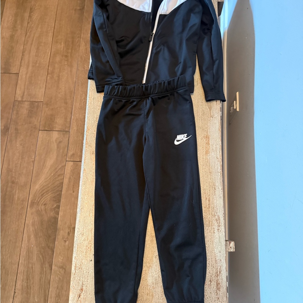 Nike Black and White Athletic Set